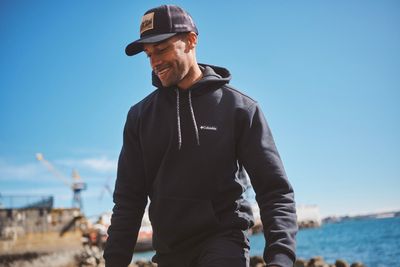 Men&#39;s hoodies are made from soft, breathable materials, featuring adjustable drawstrings, front pockets, and ribbed cuffs.