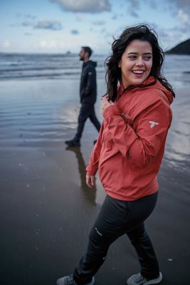 Women’s windbreaker jackets with lightweight, wind-resistant fabric, offering comfort and protection against the elements.