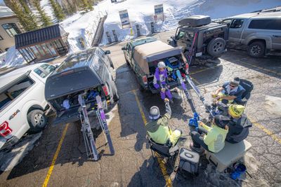  Miscellaneous skiing and snowboarding accessories,  such as belts, locks, and ski straps.
