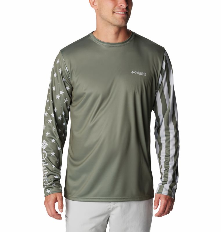 FRONT VIEW OF COLUMBIA MENS TERMINAL TACKLE PFG AMERICANA LONG SLEEVE SHIRT IN CYPRESS/COOL GREY
