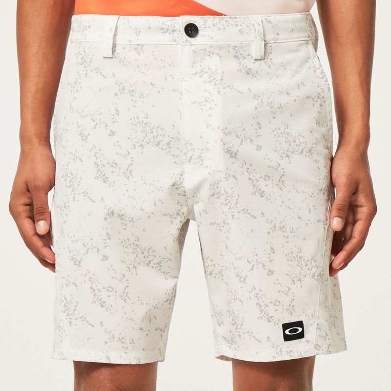 FRONT VIEW OF OAKLEY MENS TRANSITION HYBRID SHORT IN DIGI CAMO ARCTIC