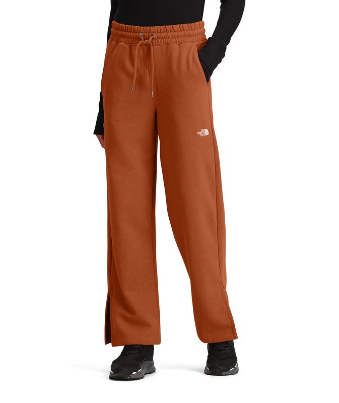 FRONT VIEW OF THE NORTH FACE WOMENS EVOLUTION SWEATPANT IN EARTHEN COPPER