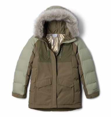 FRONT VIEW OF COLUMBIA YOUTH GIRLS MARQUAM PEAK FUSION III PARKA IN STONE GREEN/SAFARI