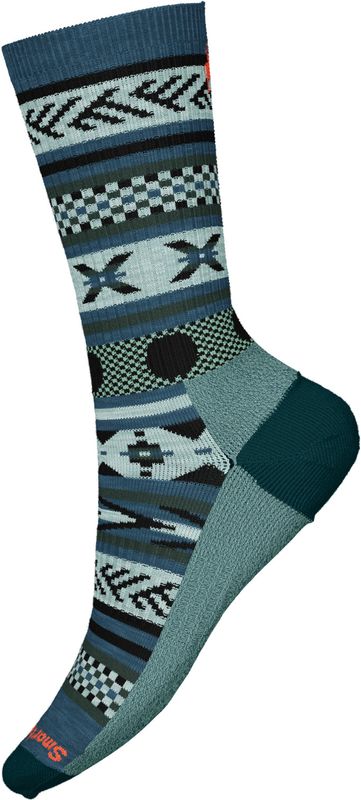 FRONT VIEW OF SMARTWOOL UNISEX EVERYDAY CABIN GAMES CREW SOCKS IN TWILIGHT BLUE WITH MERINO WOOL