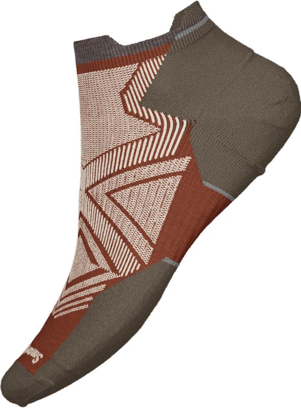 FRONT VIEW OF SMARTWOOL UNISEX RUN TARGETED CUSHION LOW ANKLE SOCKS IN PICANTE WITH MERINO WOOL