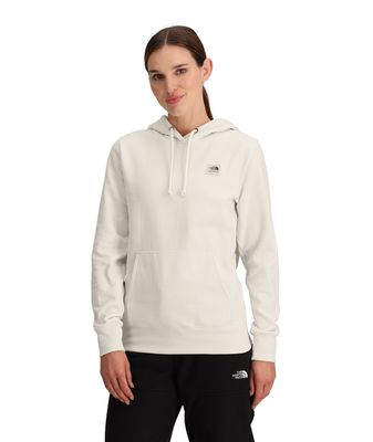 FRONT MODEL VIEW OF THE NORTH FACE WOMENS HERITAGE PATCH PULLOVER HOODIE WITH  KANGAROO HAND POCKET