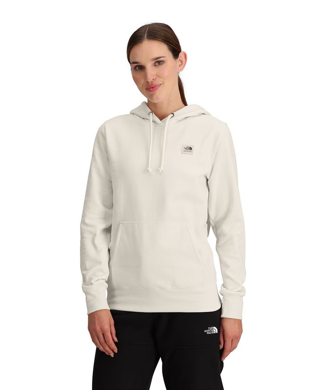 FRONT MODEL VIEW OF THE NORTH FACE WOMENS HERITAGE PATCH PULLOVER HOODIE WITH  KANGAROO HAND POCKET
