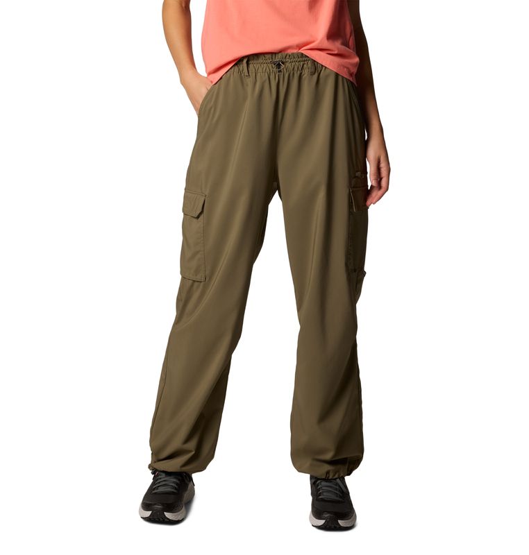 FRONT VIEW OF COLUMBIA WOMENS SKIEN VALLEY™ CARGO PANT WITH UPF 50 AND MOISTURE WICKING