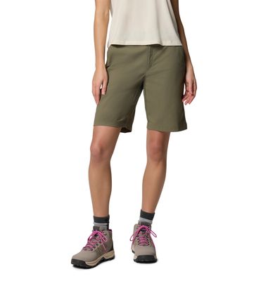 FRONT VIEW OF COLUMBIA WOMENS LESLIE FALLS™ LONG II SHORT WITH UPF 50 AND RAIN &amp; STAIN REPELLENT