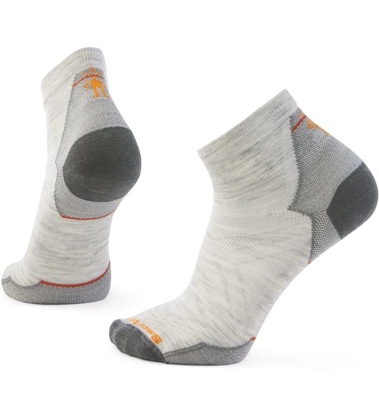 FULL VIEW OF SMARTWOOL MENS RUN ZERO CUSHION ANKLE SOCKS WITH MERINO WOOL AND GREAT FOR RUNNING