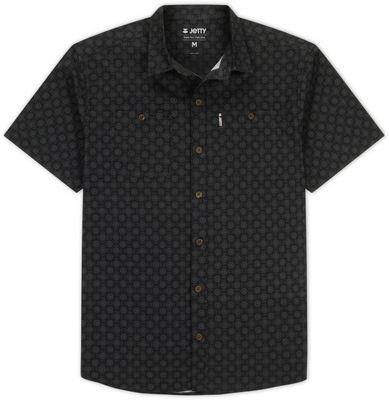 FRONT VIEW OF JETTY MENS SEABRITE SHORT SLEEVE SHIRT WITH BREATHABLILITY AND LIGHTWEIGHT COMFORT