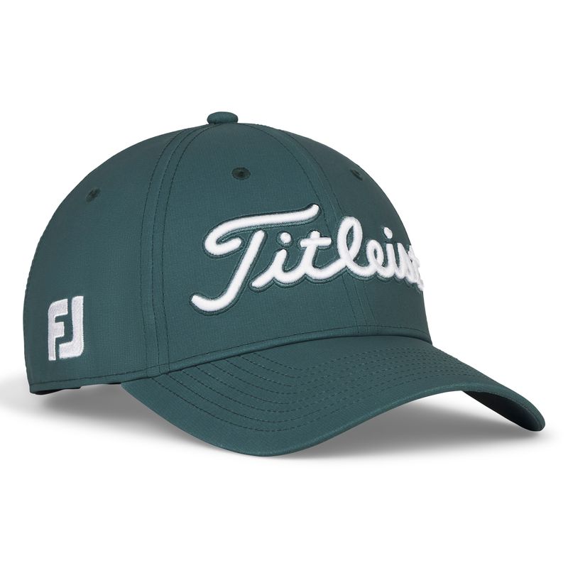 FRONT RIGHT VIEW OF TITLEIST MENS TOUR PERFORMANCE HAT WITH LIGHTWEIGHT AND 50+ UPF SUN PROTECTION