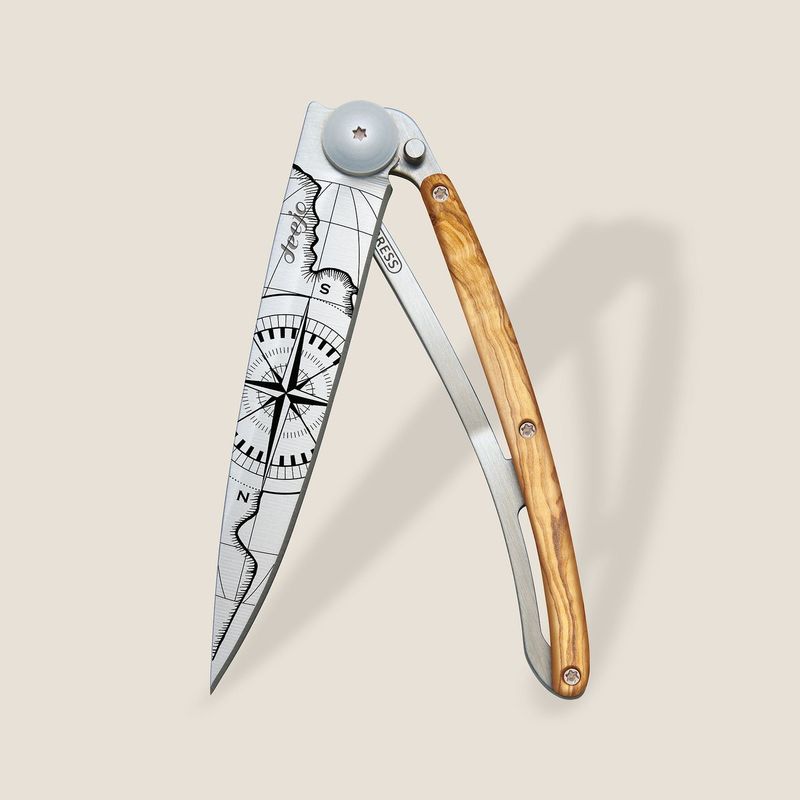 FRONT VIEW OF DEEJO 37G TERRA INCOGNITA KNIFE WITH ULTRA LIGHTWEIGHT BUILD AND COMPACT SIZE