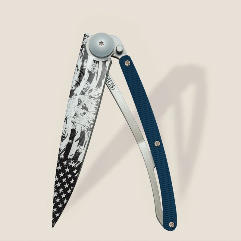 FRONT VIEW OF DEEJO 37G AMERICAN BALD EAGLE KNIFE WITH ULTRA LIGHTWEIGHT AND DURABILITY
