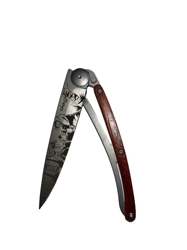 FRONT VIEW OF DEEJO 27G HUNTING DAY KNIFE WITH ULTRA LIGHTWEIGHT BUILD AND COMPACT SIZE