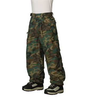 FRONT VIEW OF 686 MENS ESSOX CARGO SNOW PANT FEATURES BOOT GAITER, CARGO POCKETS, CRITICALLY TAPED …