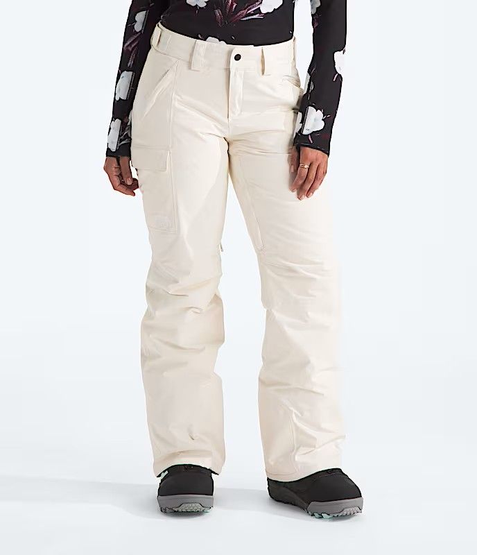 FRONT VIEW OF THE NORTH FACE WOMENS FREEDOM INSULATED SNOW PANT FEATURES WATERPROOFING TO KEEP YOU …