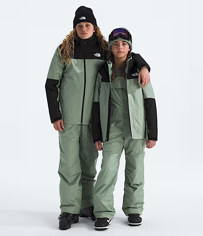 BOYS AND GIRLS VIEW OF THE NORTH FACE YOUTH TEEN FREEDOM TRICLIMATE® WINTER JACKET FEATURES WATERPR…