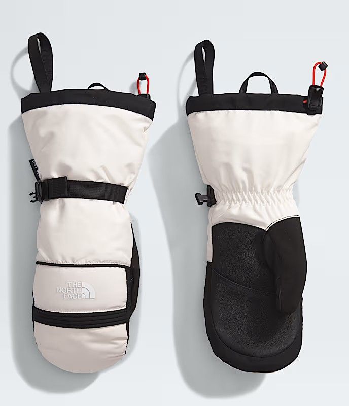 PALM AND BACK OF HAND VIEW OF THE NORTH FACE WOMENS MONTANA SKI MITTEN FEATURES WATERPROOFING AND T…