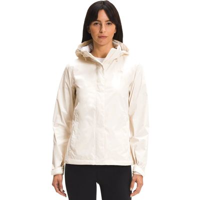 FRONT VIEW OF THE NORTH FACE WOMENS VENTURE 2 RAIN JACKET FEATURES WATERPROOFING TO KEEP YOU DRY AN…