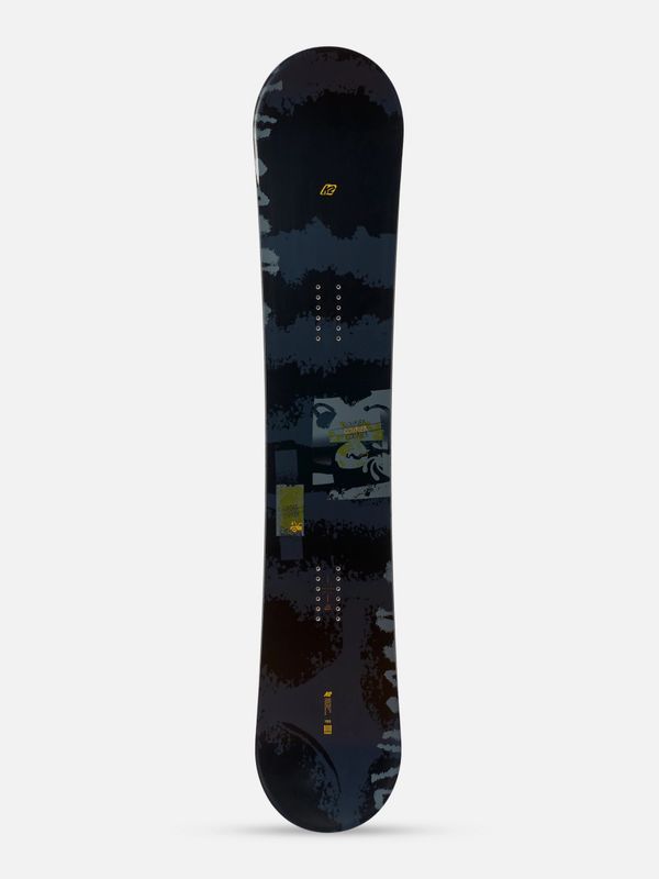 TOPSHEET VIEW OF K2 MENS COURIER SNOWBOARD FEATURES DIRECTIONAL TWIN SHAPE AND ULTRA-SMOOTH TURN IN…