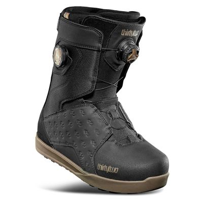 FRONT VIEW OF THIRTY TWO MENS LASHED DOUBLE BOA SNOWBOARD BOOTS FEATURES MEDIUM FLEX AND DUAL BOA F…