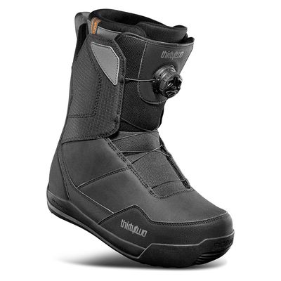 FRONT VIEW OF THIRTY TWO MENS SHIFTY BOA SNOWBOARD BOOTS FEATURES SOFT FLEX AND BOA FIT SYSTEM FOR …