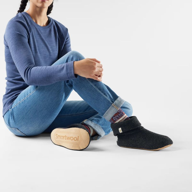 FRONT VIEW OF SMARTWOOL MENS SECOND CUT FLEECE SLIPPER SOCKS FEATURES ULTIMATE COMFORT AND BOTTOM G…