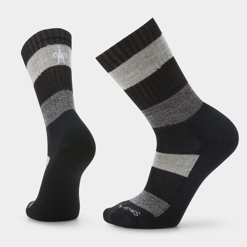 FRONT VIEW OF SMARTWOOL UNISEX EVERYDAY BARNSLEY CREW SOCKS FEATURES VERSATILE DURABILITY AND LIGHT…