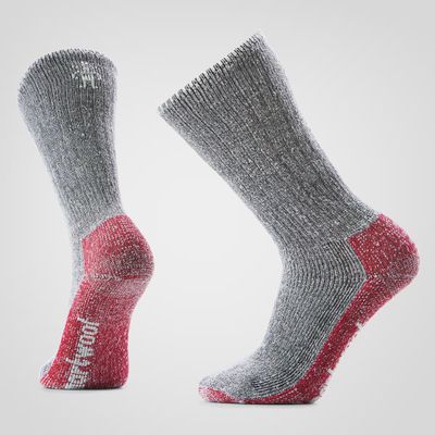 FRONT VIEW OF SMARTWOOL UNISEX MOUNTAINEER CLASSIC EDITION MAX CUSHION SECOND CUT CREW SOCKS FEATUR…