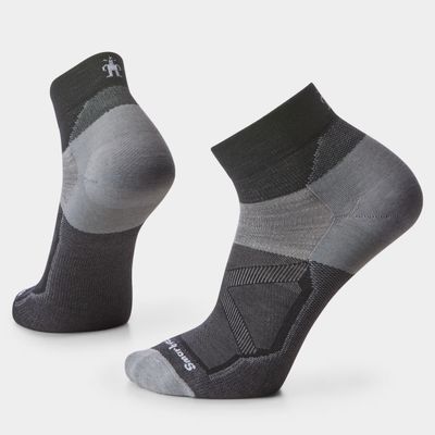 FRONT VIEW OF SMARTWOOL MENS BIKE ZERO CUSHION ANKLE SOCKS FEATURES ODOR RESISTANCE AND ADDED BREAT…