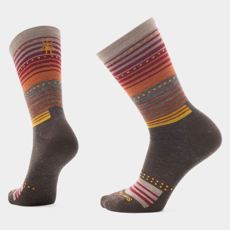 FRONT VIEW OF SMARTWOOL UNISEX EVERYDAY STITCH STRIPE CREW SOCKS FEATURES VERSATILE DURABILITY AND …
