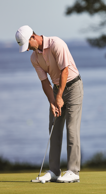 Men's golf bottoms include moisture-wicking and stretchable shorts and pants designed for comfort and performance.