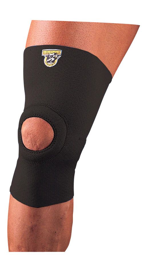 FRONT VIEW OF SEIRUS UNISEX HYPERFLEX® PADDED OPEN PATELLA BRACE FEATURES KNEE PROTECTION AND MAXIM…