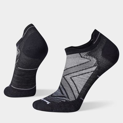 FRONT VIEW OF SMARTWOOL UNISEX RUN ZERO CUSHION LOW ANKLE SOCKS FEATURES ENHANCED DURABILITY AND BR…