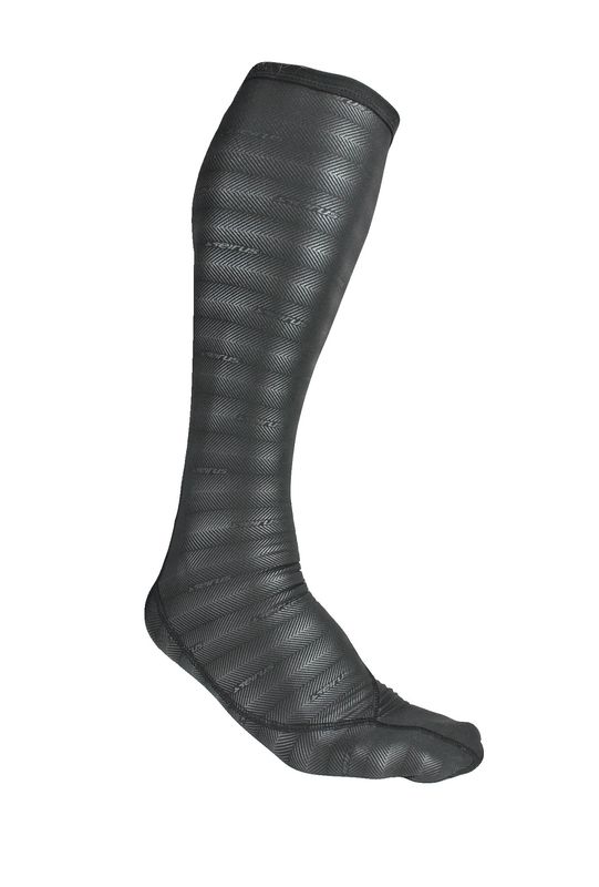 FRONT VIEW OF SEIRUS UNISEX HEATWAVE™ SOCK LINER SOCKS FEATURES 4-WAY STRETCH AND HEATWAVE THERMODY…