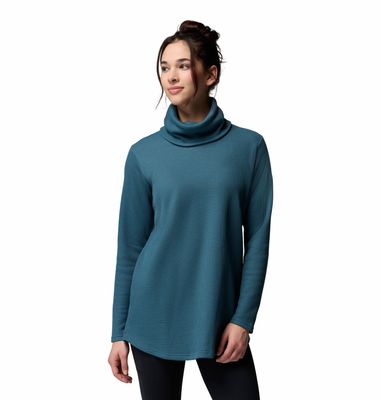 FRONT VIEW OF COLUMBIA WOMENS HOLLY HIDEAWAY™ WAFFLE COWL NECK LONG SLEEVE SHIRT FEATURES SWEAT WIC…