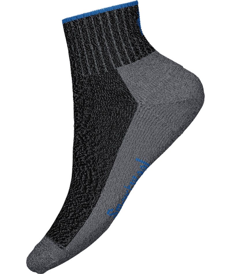 SMARTWOOL UNISEX HIKE CLASSIC EDITION LIGHT CUSHION SECOND CUT ANKLE SOCKS, Color: BLACK, Size: MEDIUM