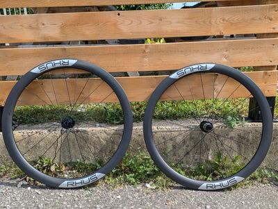 RHUS 3.8 Carbon wheels Custom Build