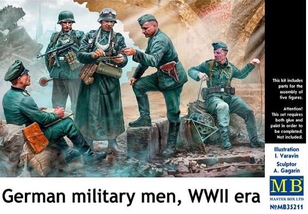 MB35211 - German military men, WWII era - 1:35