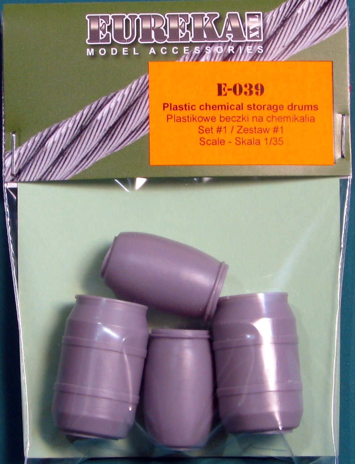 E-039 - Plastic Chemical Storage Drums Set#1 - 1:35