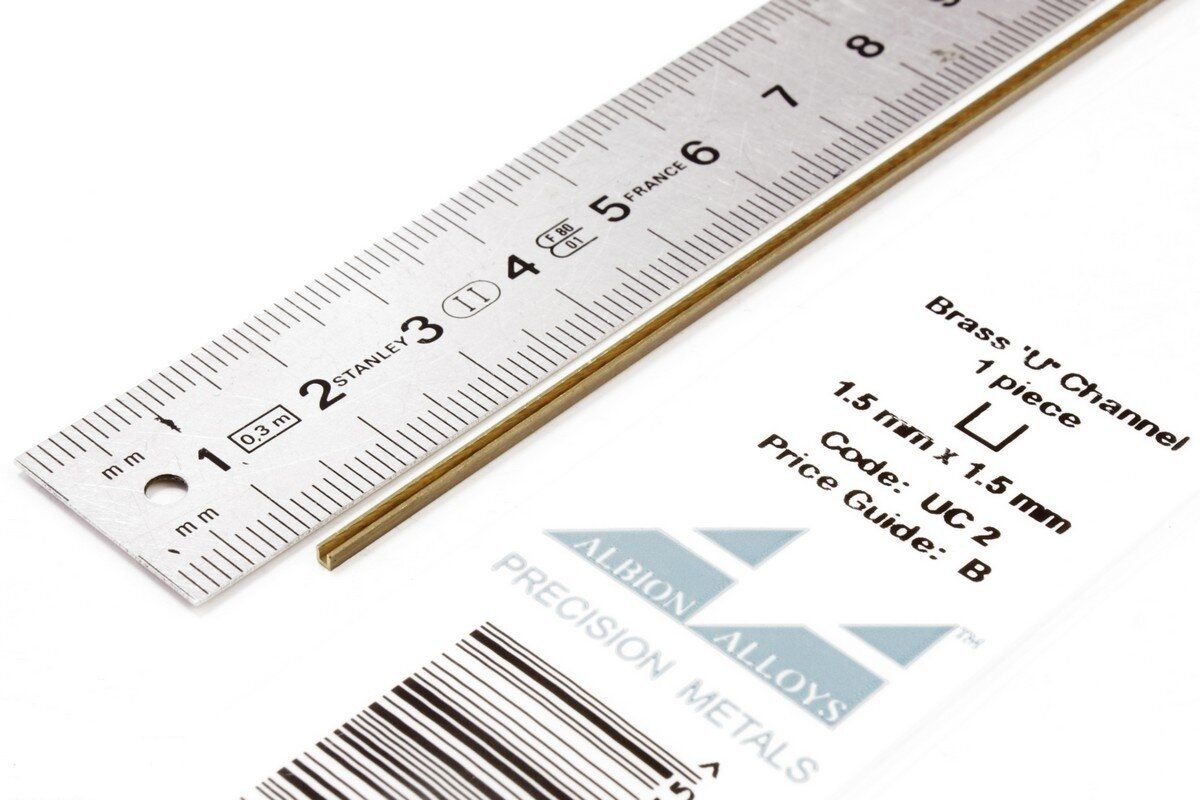 UC2 - Brass &#39;U&#39; Channel 1.5 mm x 1.5 mm - 1 pieces