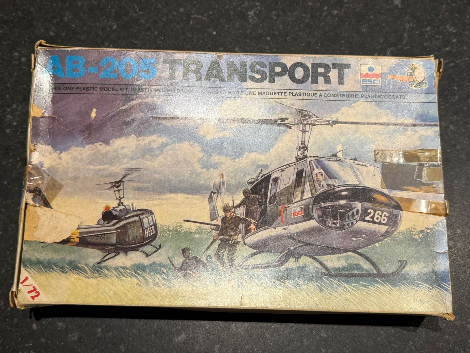 9005 - AB-205 Transport - 1:72