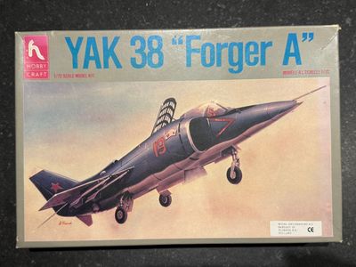 HC1384 - Yak 38 &quot;Forger A&quot; - 1:72