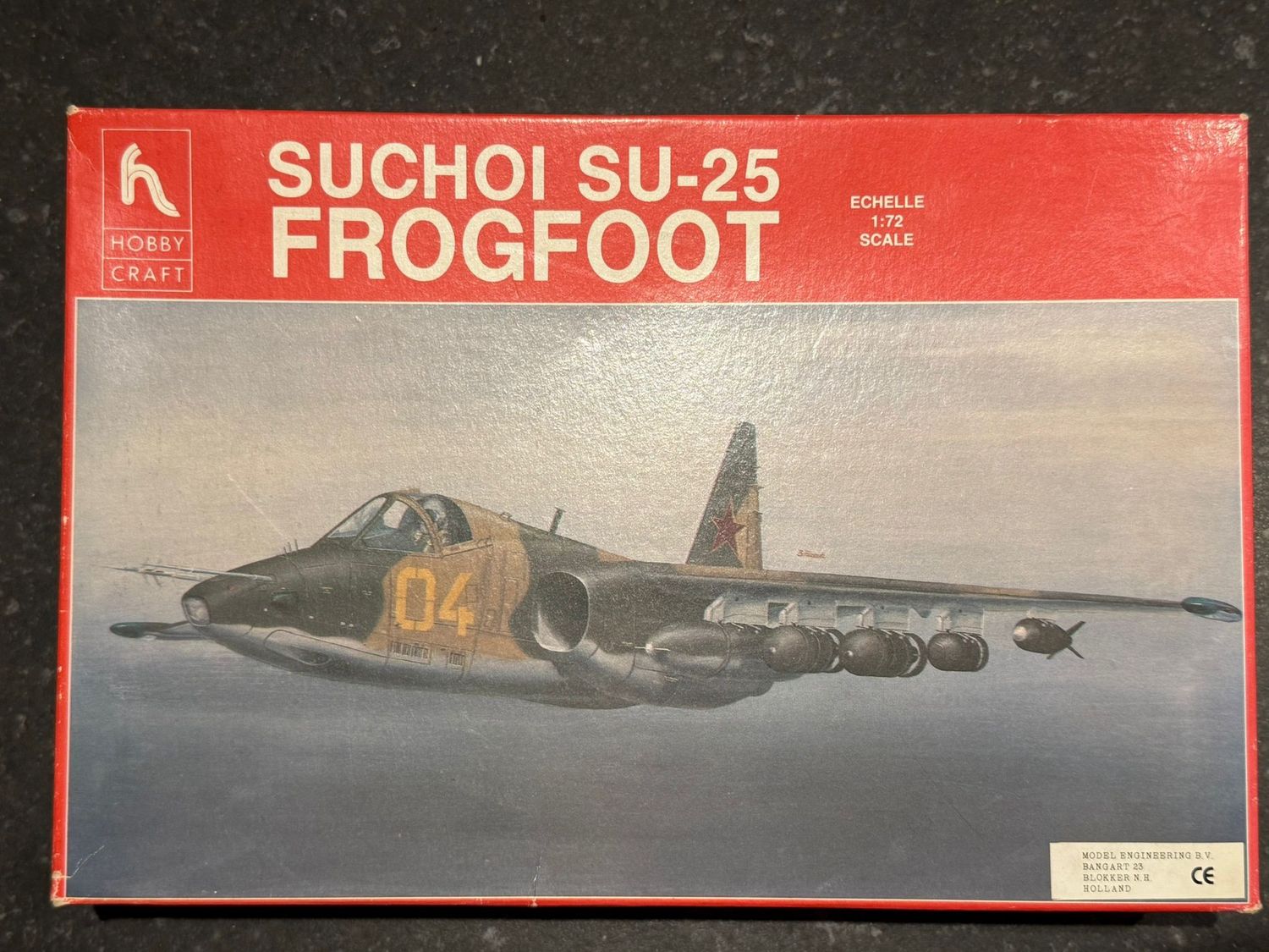 HC1382 - Suchoi Su-25 Frogfoot - 1:72