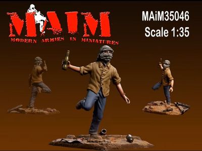 MAIM35046 - Arabian Boy, Throwing a Bottle - 1:35