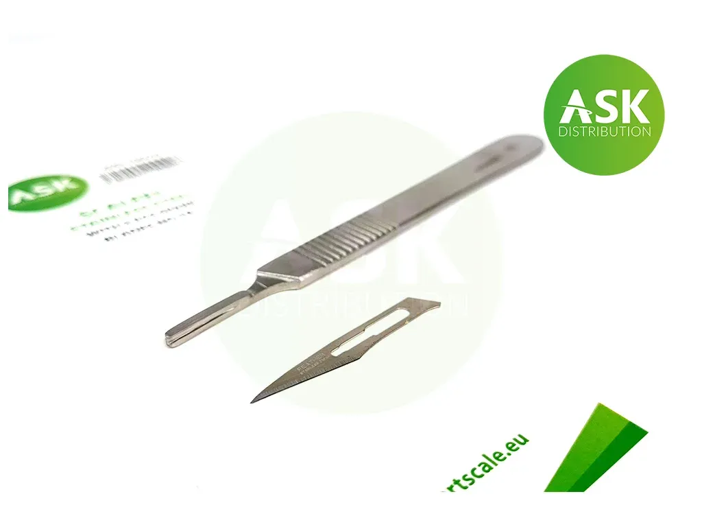 200-T0075 - Scalpel stainless steel with 3pcs spare blades no.11