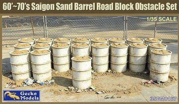 35GM0167 - 60'-70's Saigon Sand Barrel Road Block Obstacle Set - 1:35