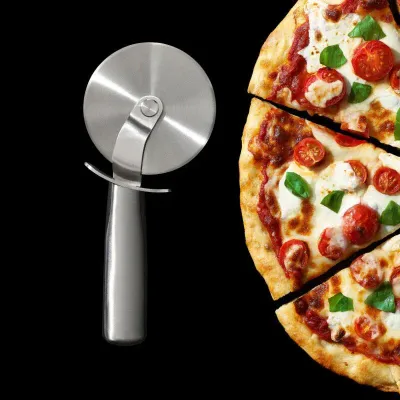 Roulettes et couteaux à pizza