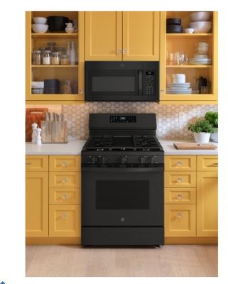 GE® 30" Free-Standing Gas Convection Range with No Preheat Air Fry and EasyWash™ Oven Tray Model #: GGF600AVBB